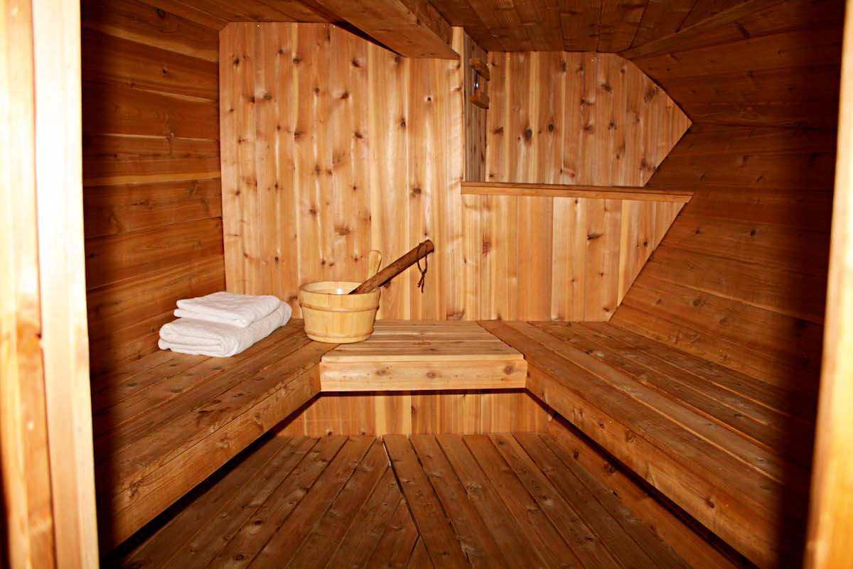 Sauna — Finnische Sauna nach einem Tag auf Deck