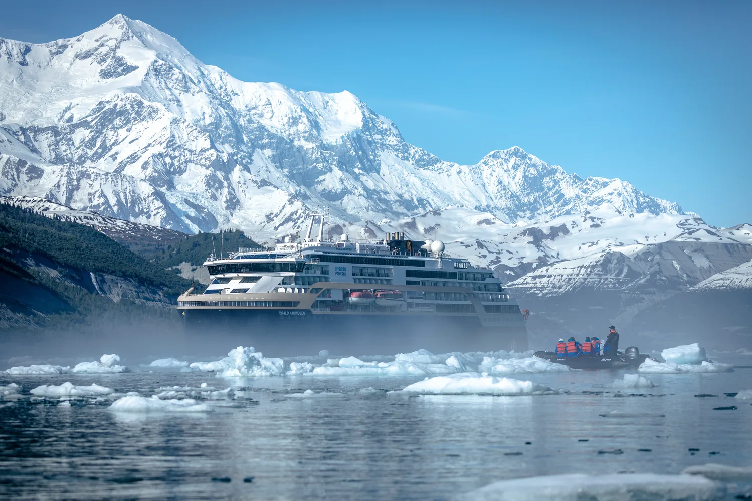 Icy Bay, Alaska – MS Roald Amundsen · Foto: Oscar Farrera