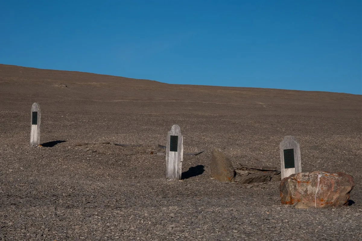 Franklin-Gräber auf Beechey Island · Foto: Kim Rormark
