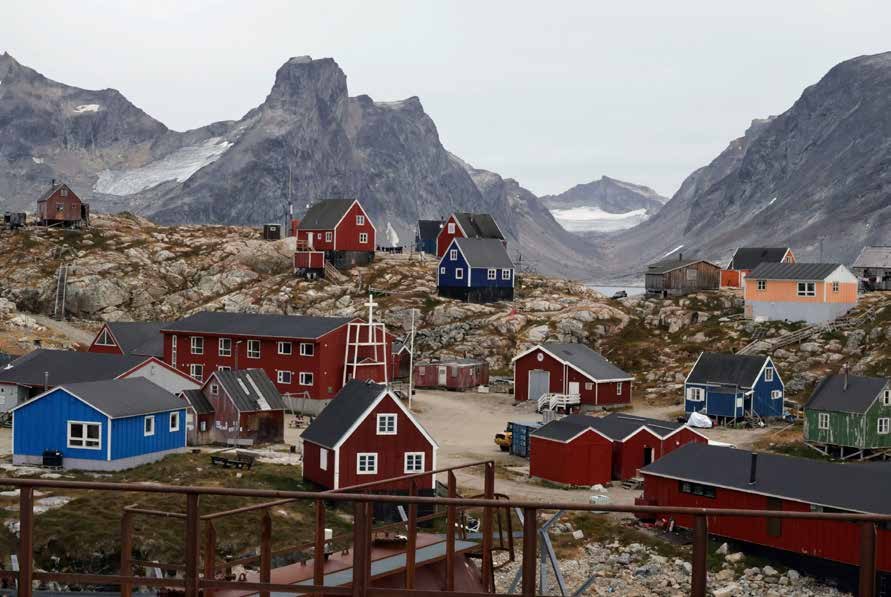 Tasiilaq, mit rund 1.800 Einwohnern die größte Stadt Ostgrönlands.