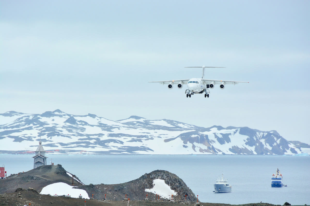 Komplettes Antarktis-Erlebnis: Einschiffung per Schiff, Rückreise per Flug | MS OCEAN NOVA