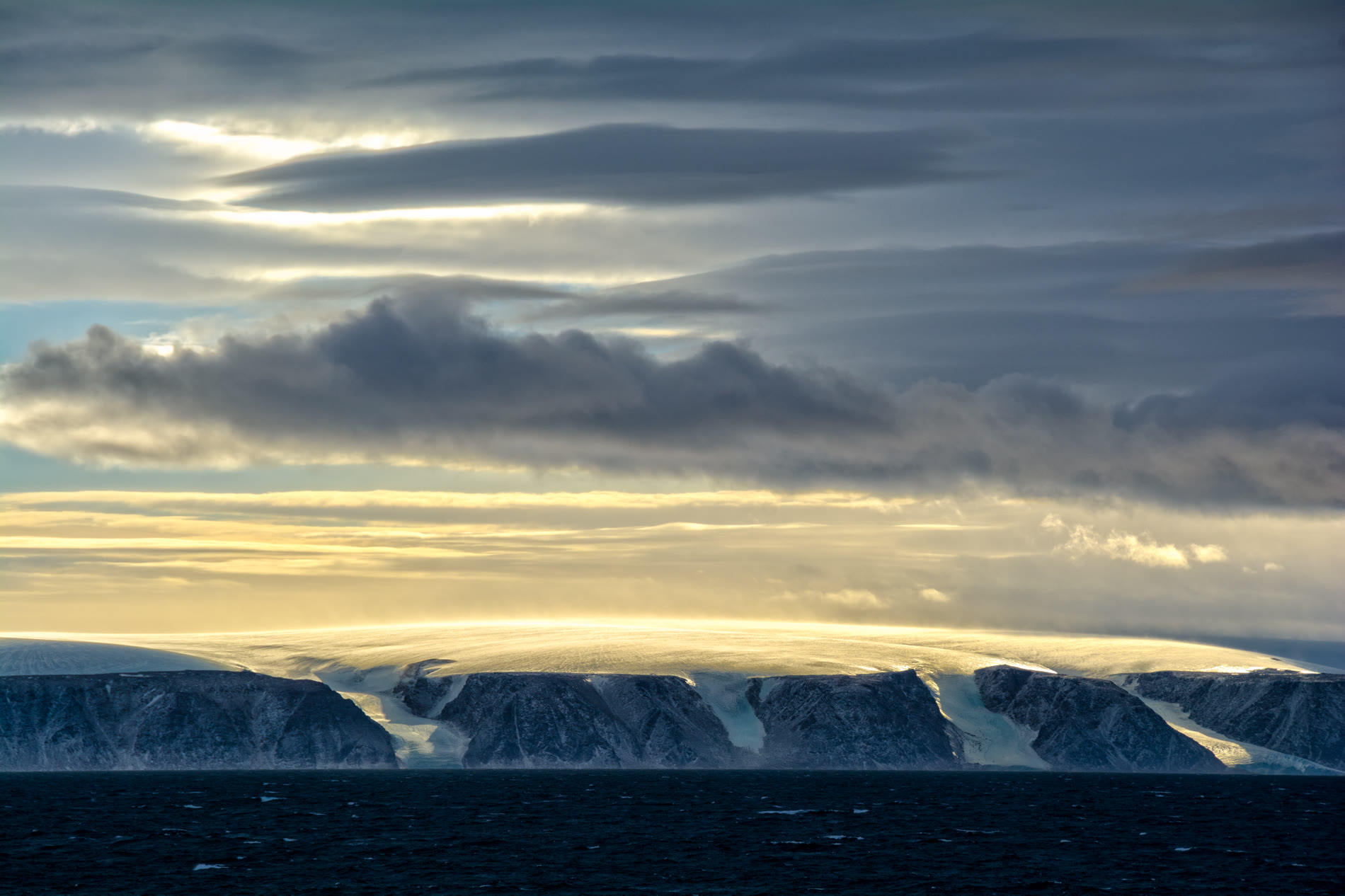 Ellesmere Island und Nordgrönland: An den Rand der Karte | MS OCEAN NOVA