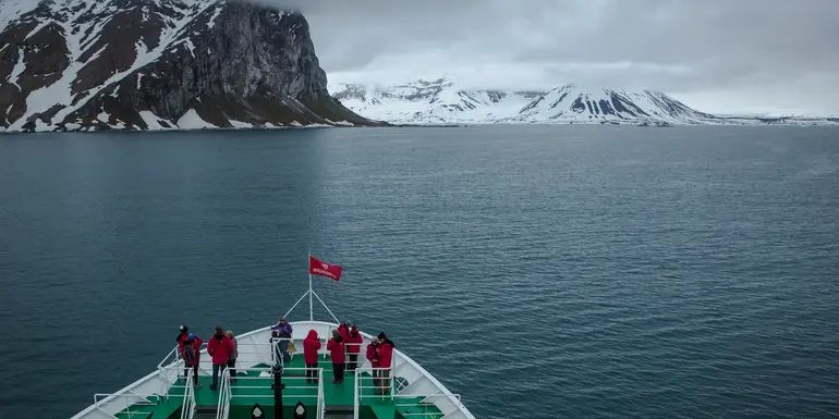 Spitzbergen bis Island: Arktische Expedition | MS EXPEDITION