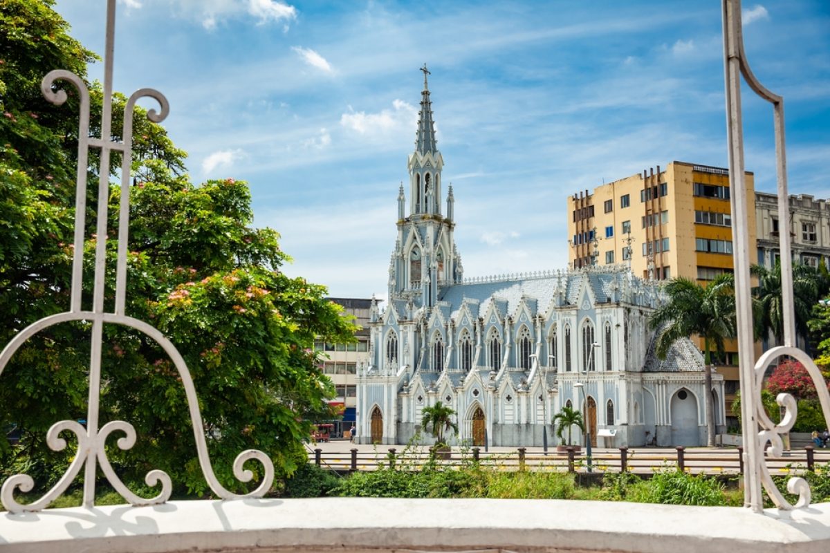 CO-Tag8-Cali-Kirche-La-Ermita-shutterstock