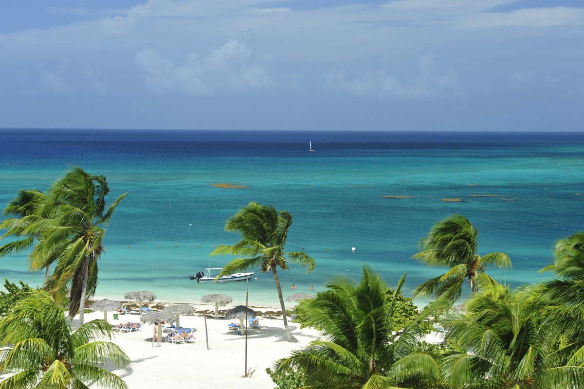 CU7RMER Kuba Strand von Holguin