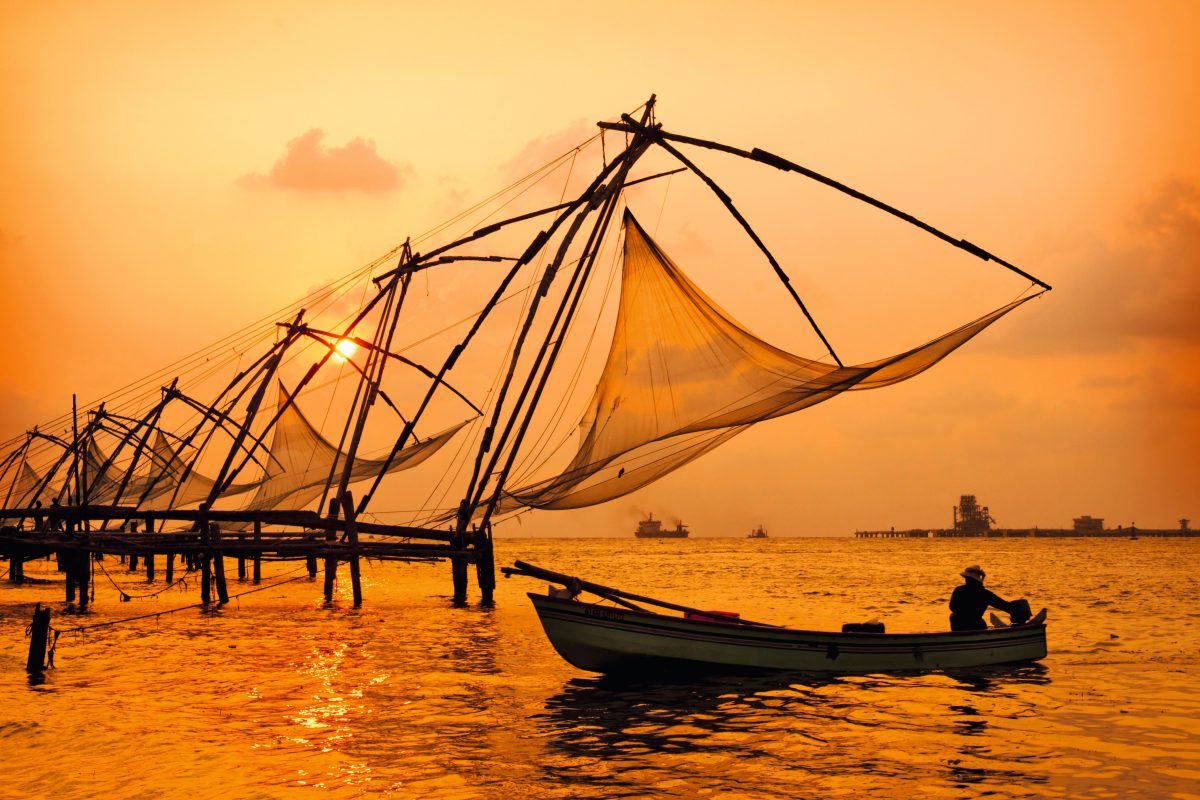 Sonnenuntergang mit Boot in Kochi
