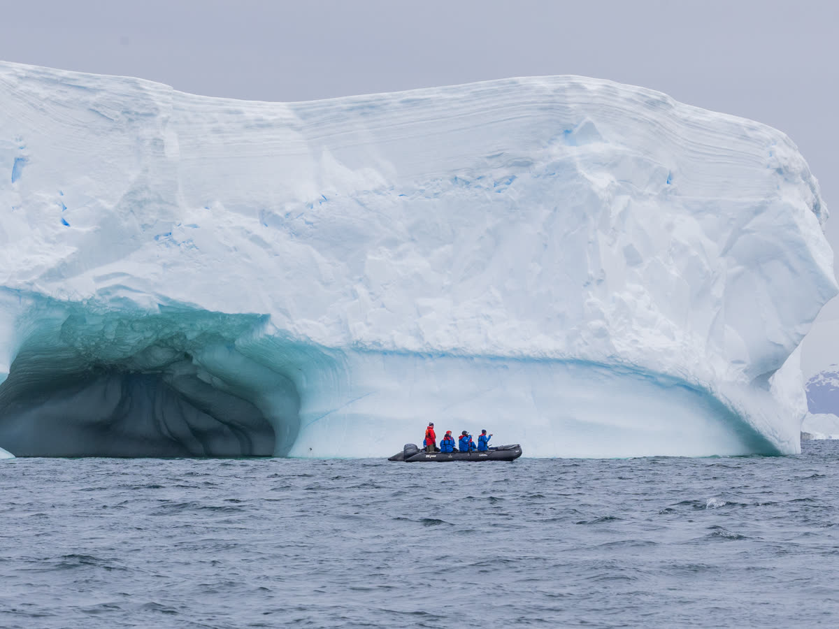 Antarktische Halbinsel: Flug über die Drake-Passage | MS DOUGLAS MAWSON