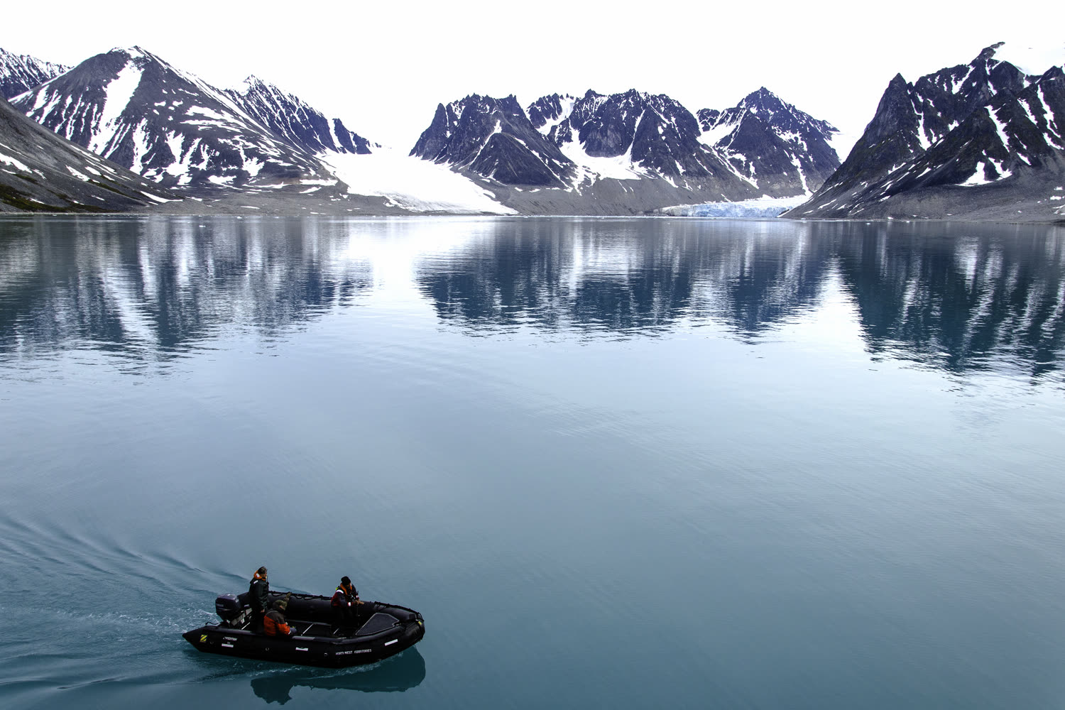 Spitzbergen-Fjordlandschaft — Foto: G Adventures