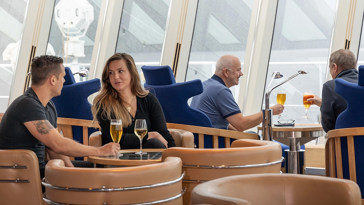 Explorer Lounge Bar MS FRAM HGR 144690 Photo Espen Mills 1200x675px — Foto: HX