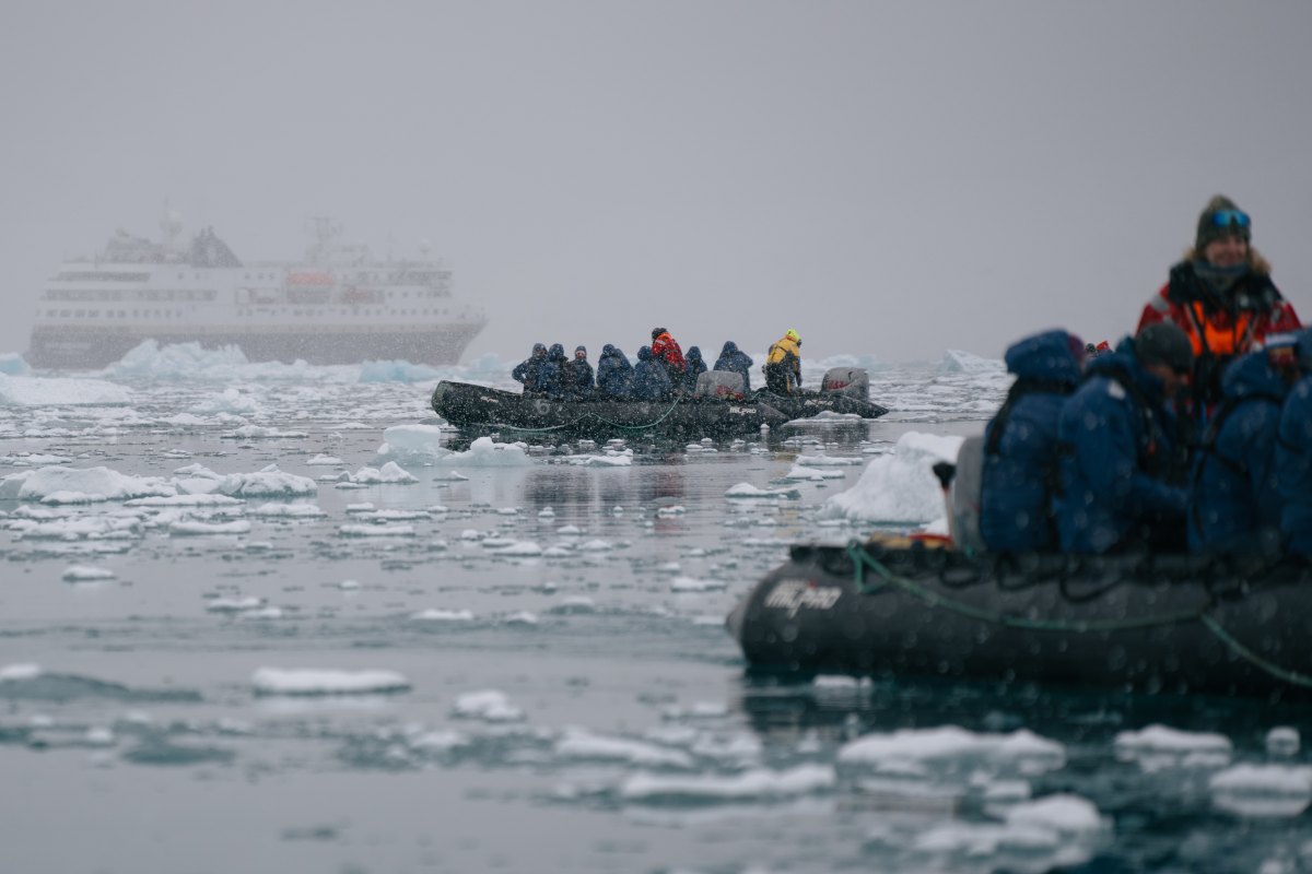 MS Spitsbergen im Bjørnfjorden · Foto: Kay Fochtmann