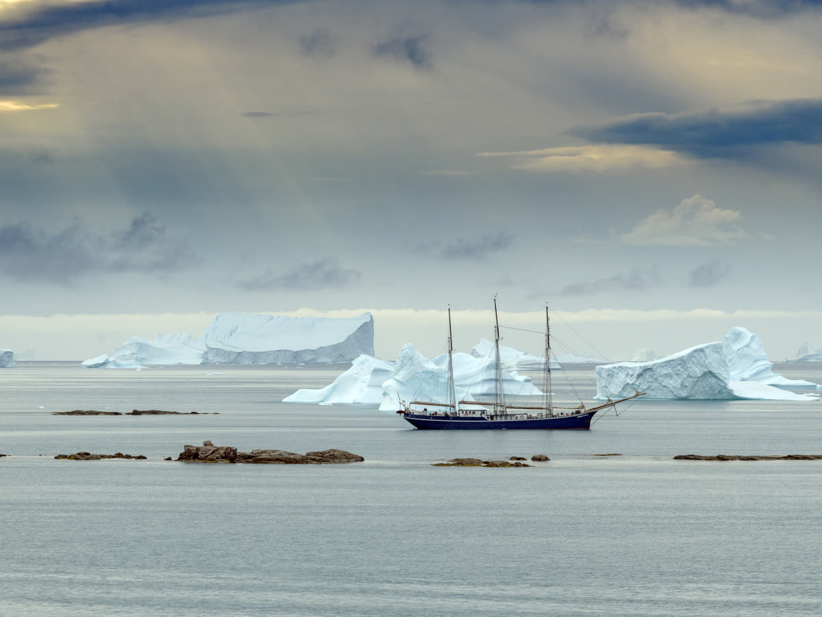 Spitzbergen – Nordostgrönland, Fliegen & Segeln