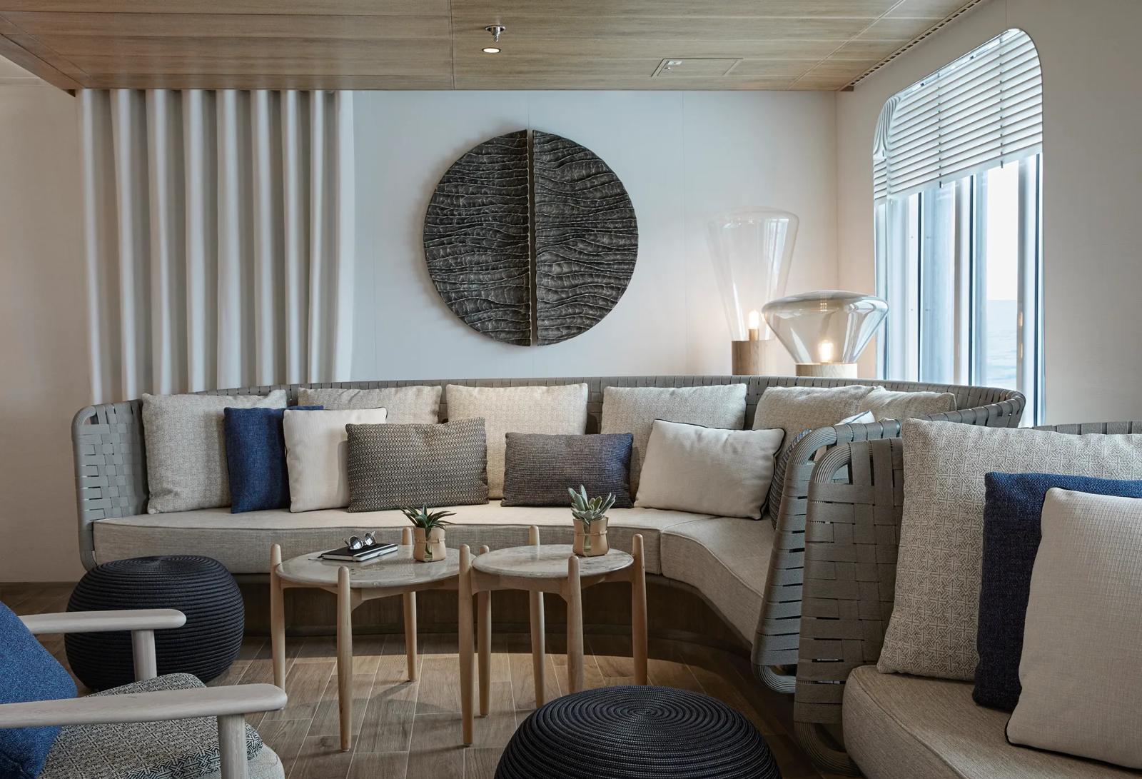 Bibliothek & Lounge — 
