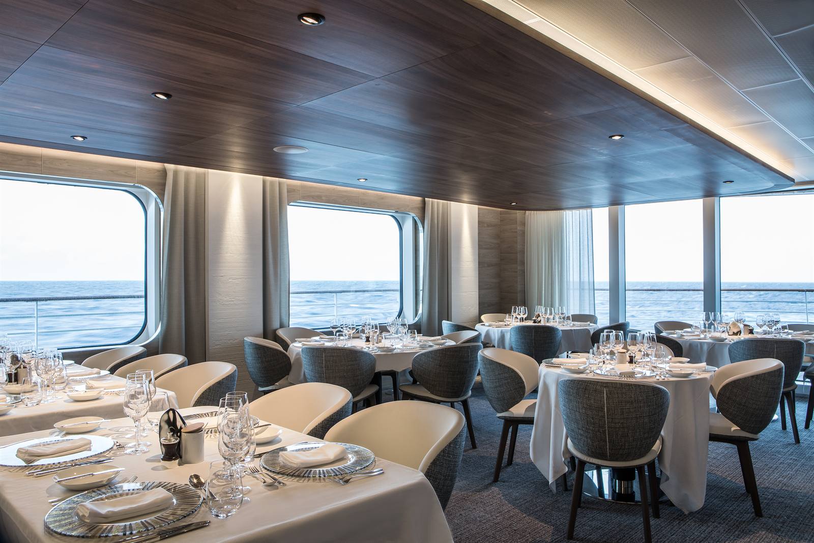 Hauptrestaurant — Gastronomisches Restaurant — französische Küche
