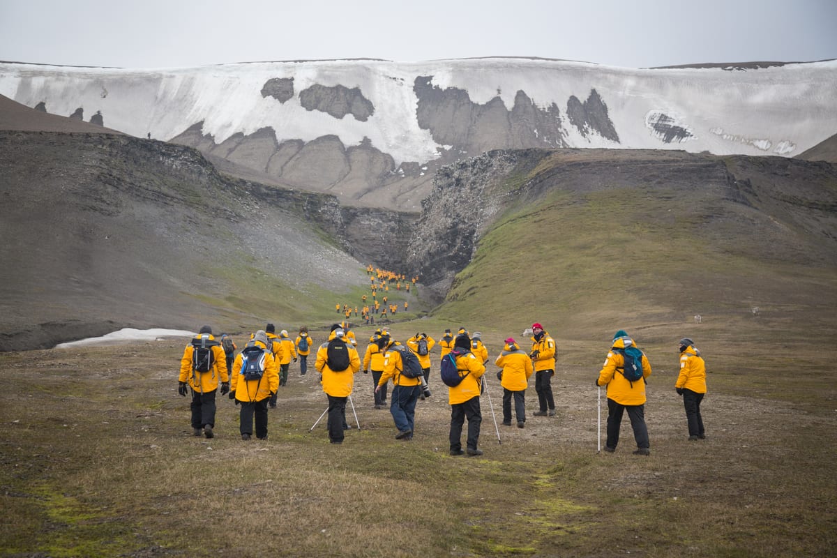 Anlandung und Wanderung ins Inselinnere — Foto: Quark Expeditions