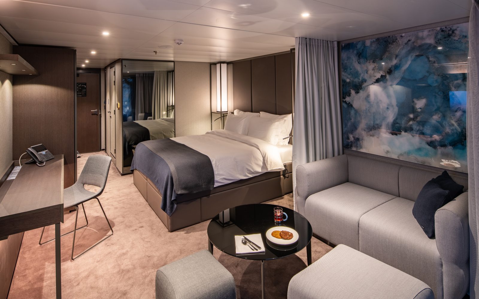 Deluxe Verandah Suite