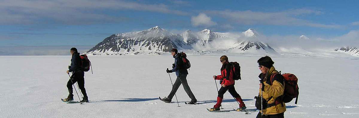 OTL-Nordspitzbergen-Snowshoeing_Jan Belgers-small