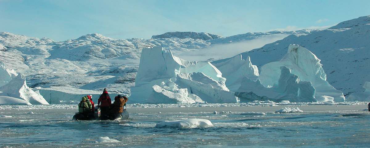 PLA-Scoresby Sund, Iceberg, Zodiac Cruise, September © Florian Piper-Oceanwide Expeditions.JPG_Florian Piper-small