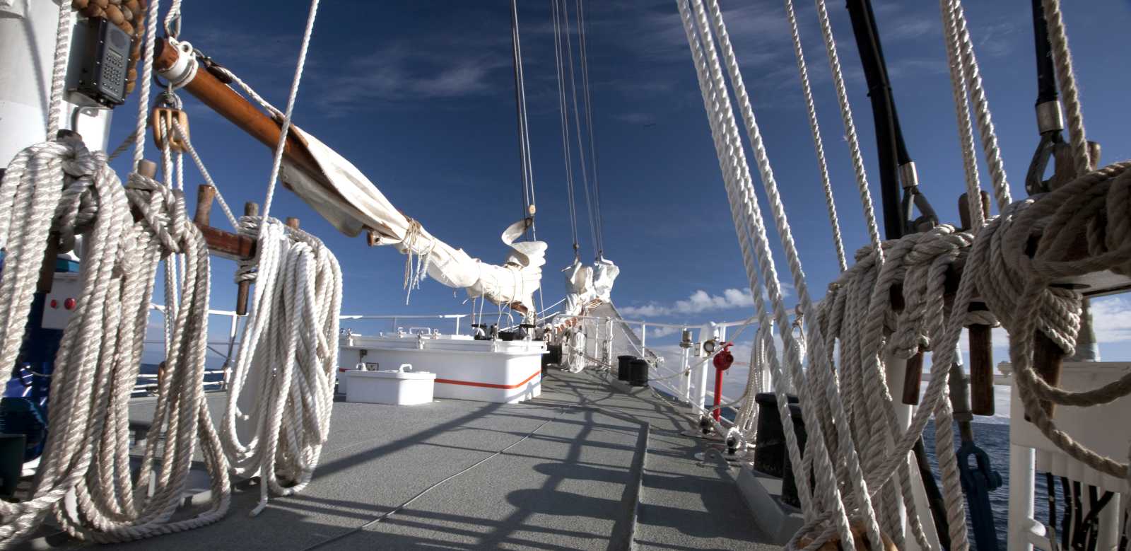 Rembrandt_Nordspitzbergen_Deck space_Rembrandt van Rijn_Amos Nachoum-slider1