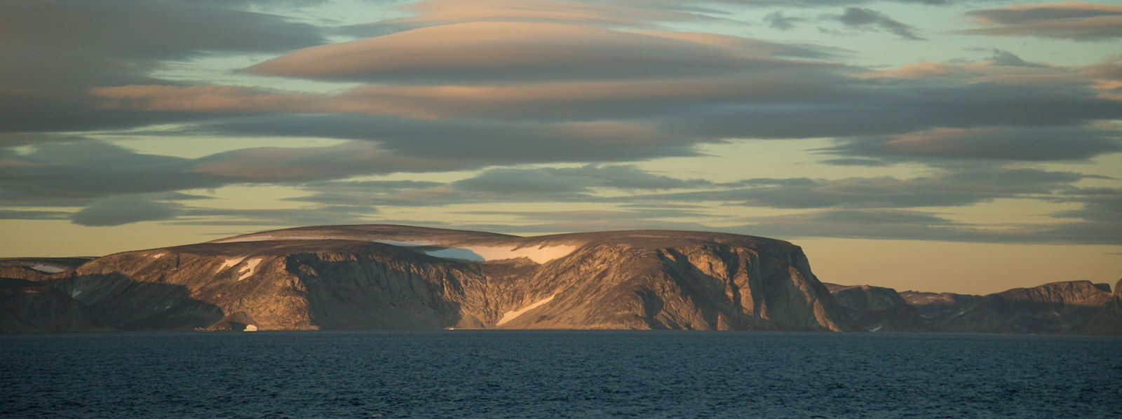 OCE_QuarkExpeditions_baffinisland_Credit-AcaciaJohnson_north_pangnirtung_fjord_2_reiseverlauf