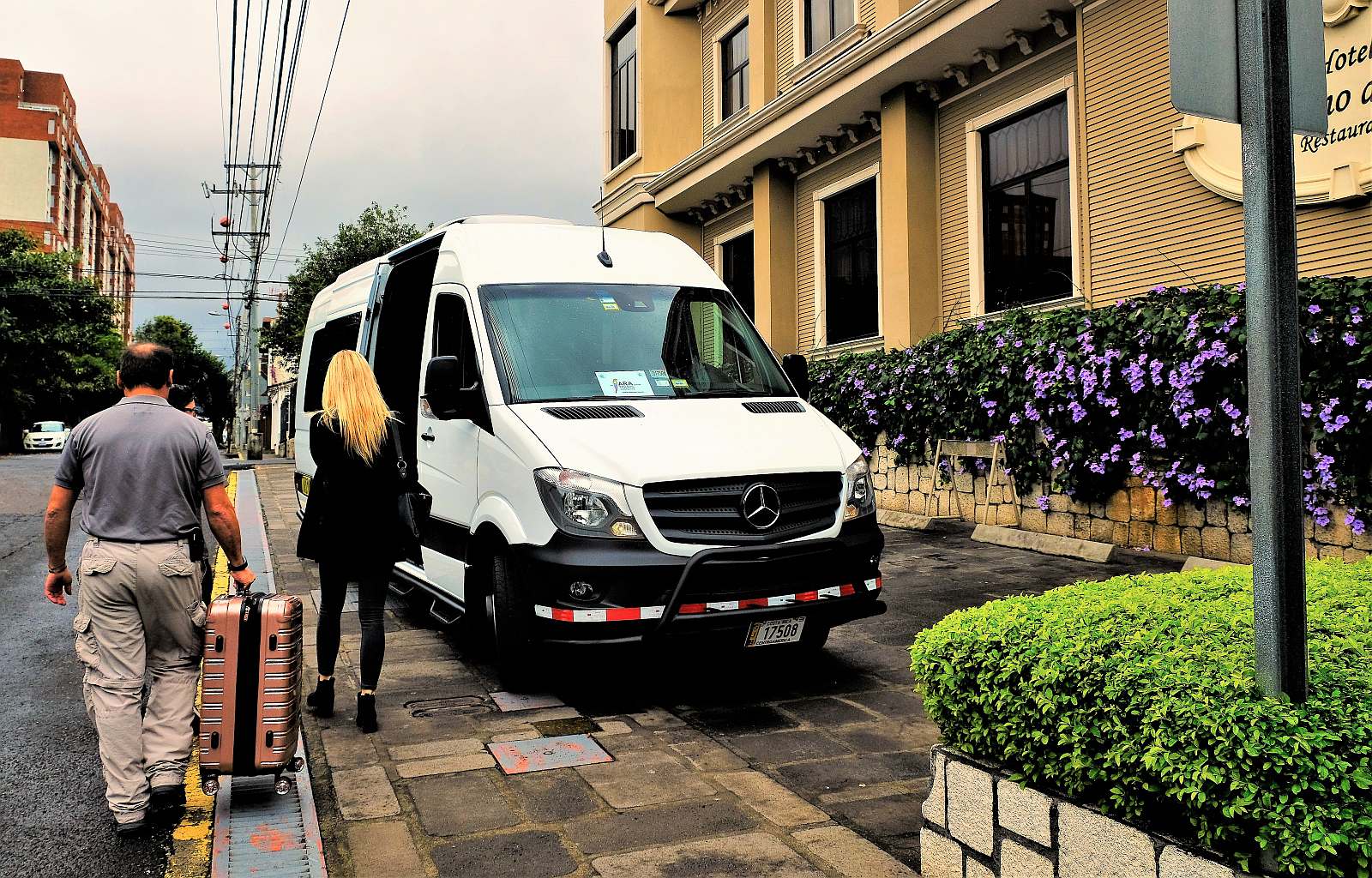 Costa-Rica-ARA Tours Transfer out 3_BB
