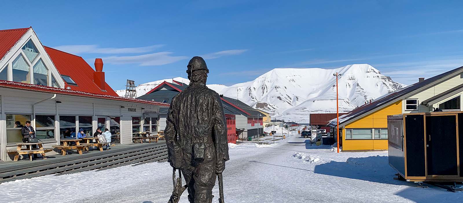 Spitzbergen_Rolf_Stange_250430a_Longyearbyen_08_slider