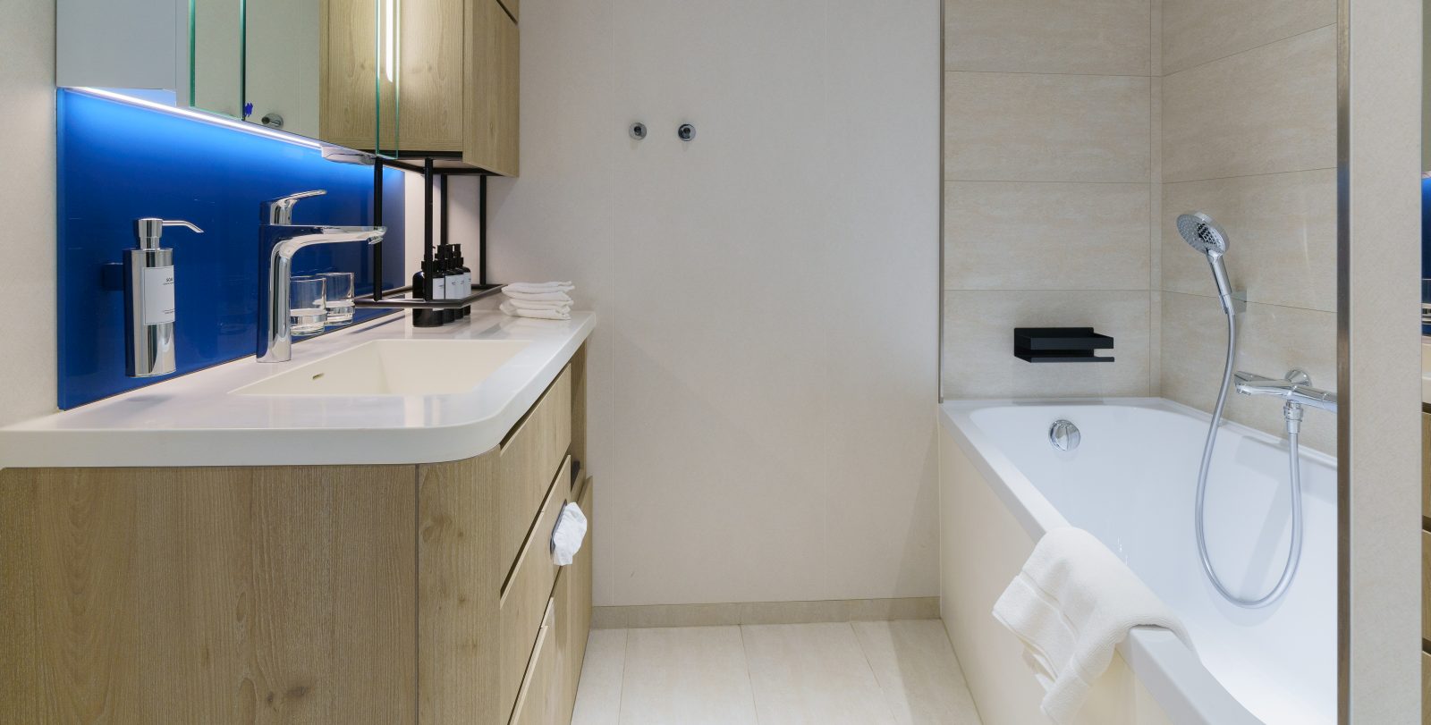 ULTRAMARINE | 199 Passagiere - Polar