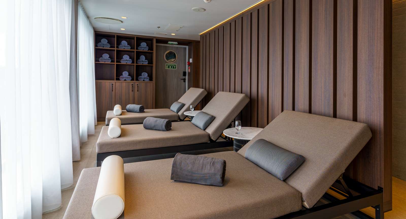 ULTRAMARINE | 199 Passagiere - Polar