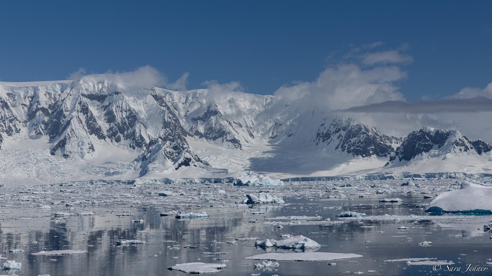 Bellingshäuser Meer / Peter I Insel + Ellsworth Land - inkl. Hubschrauber