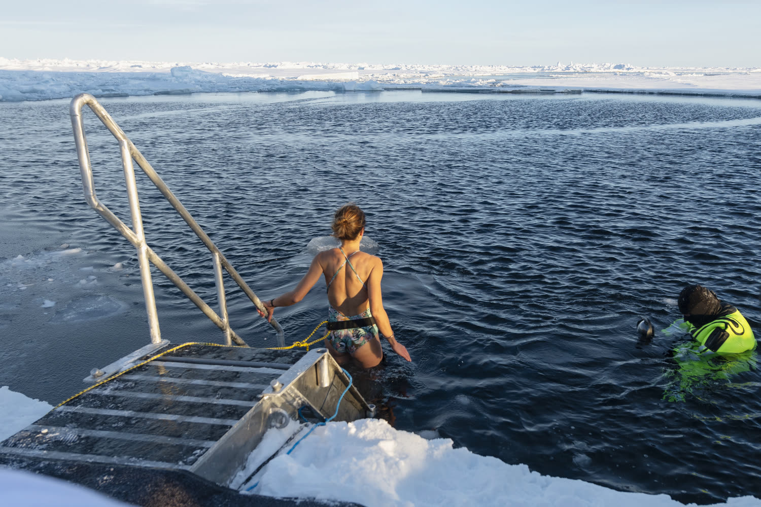 Polar Plunge – Bad im Polarmeer — Foto: Studio PONANT / Olivier Blaud