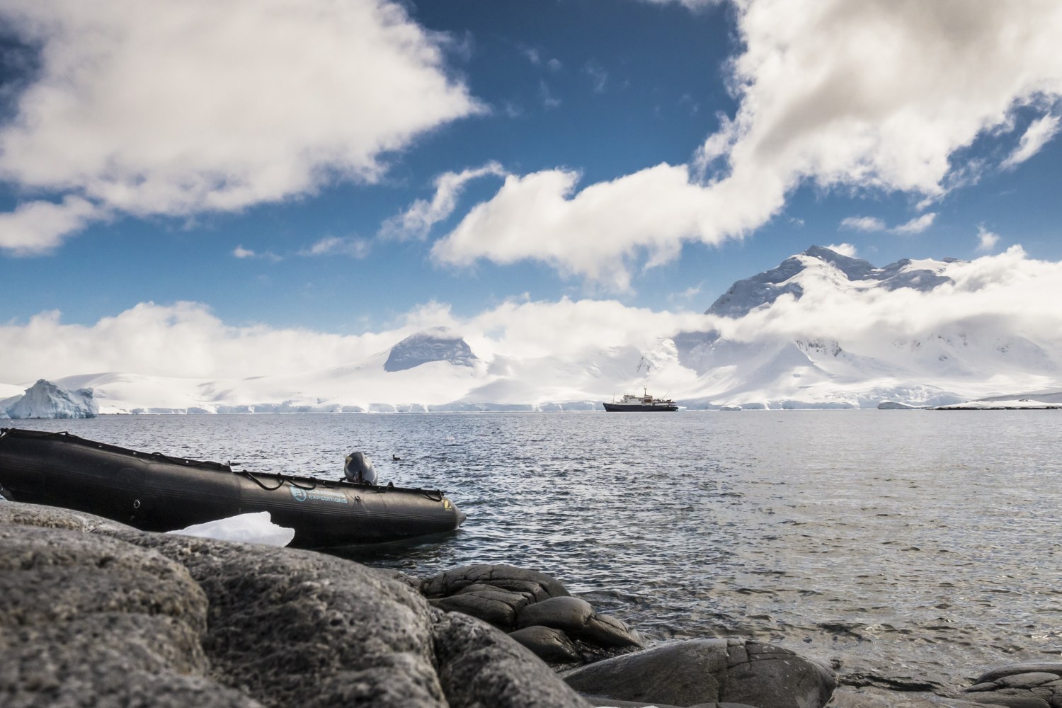 Anlandung mit Zodiac der MS Plancius — Foto: Oceanwide Expeditions