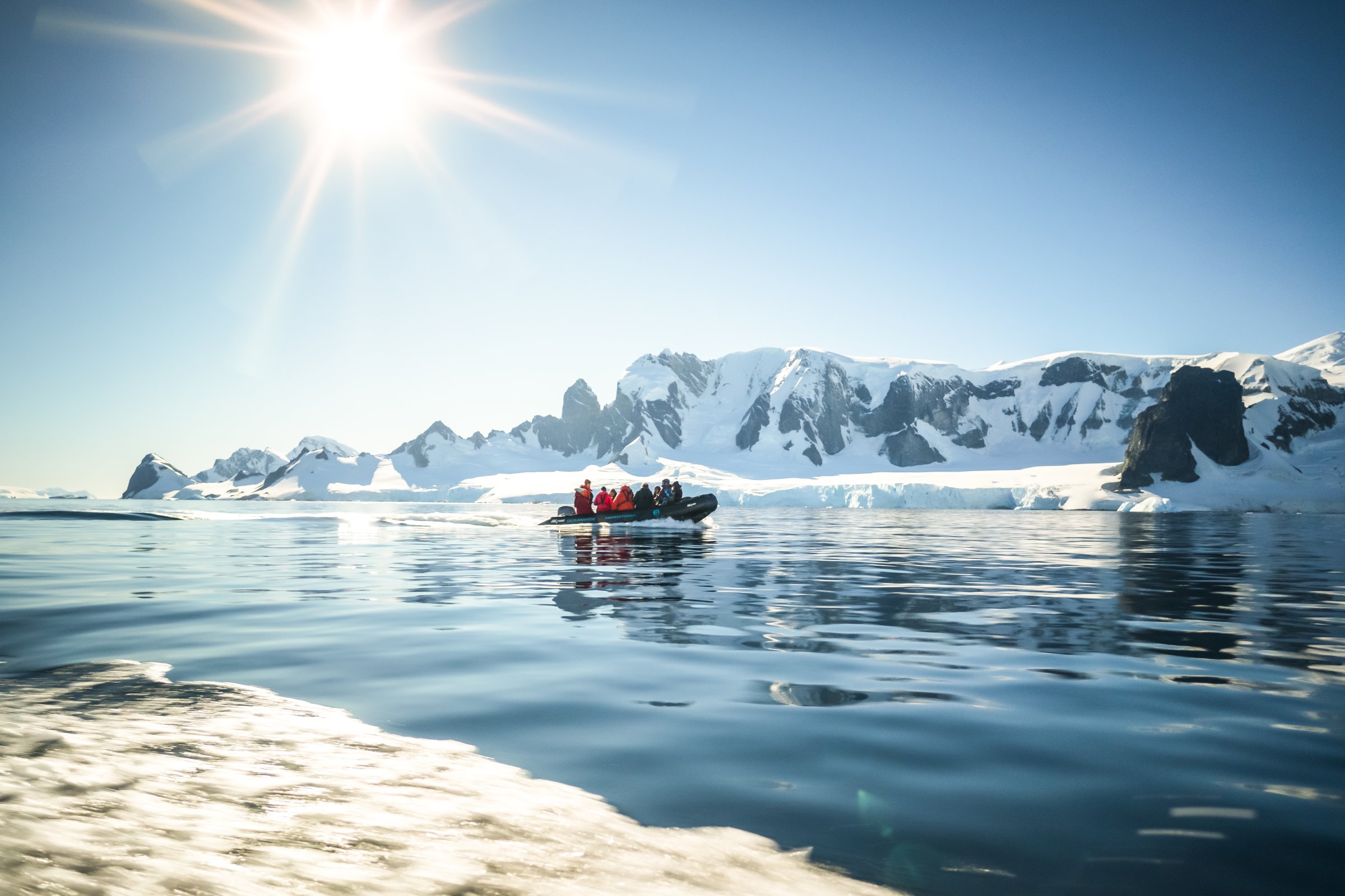 Zodiac-Tour zwischen den Eisbergen — Foto: Oceanwide Expeditions