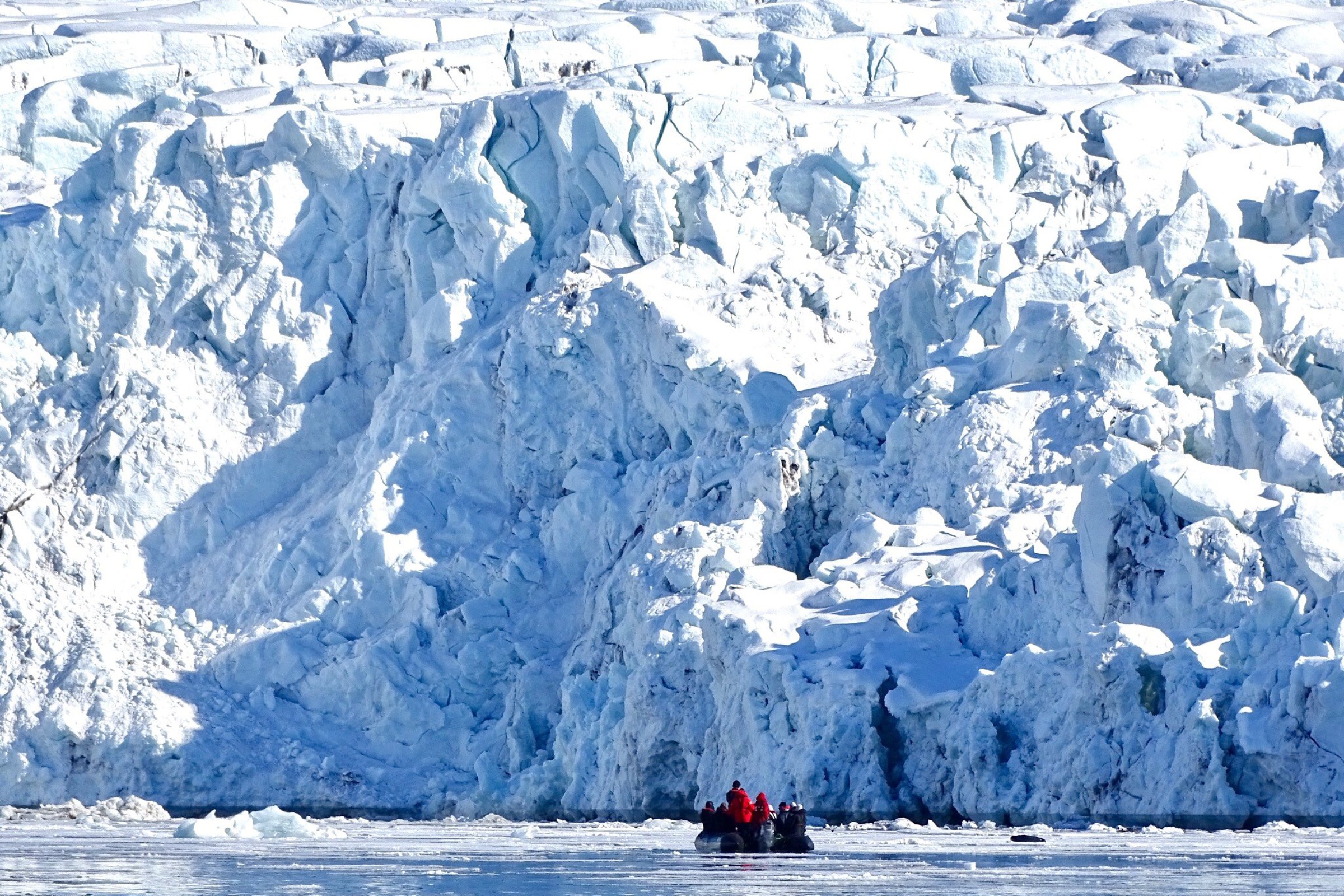 Zodiac-Tour vor der Gletscherfront — Foto: Oceanwide Expeditions
