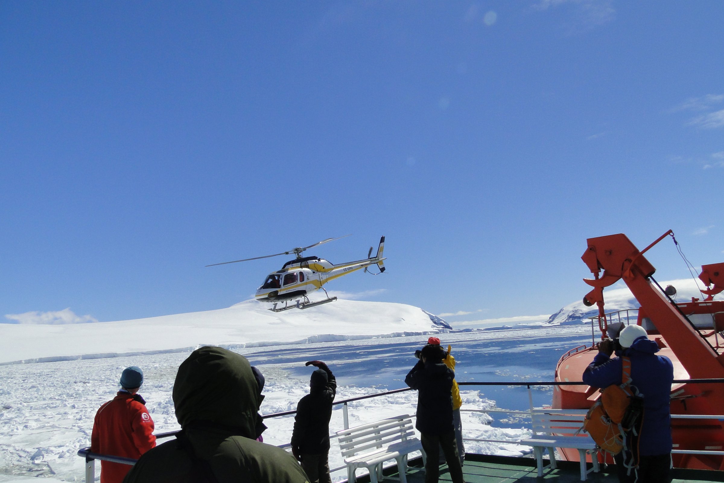Helikopter über dem Weddellmeer — Foto: Oceanwide Expeditions